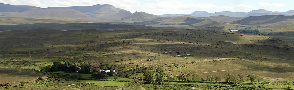 Roger and Charlotte Beach; panoramic view of Schanskraal Estate